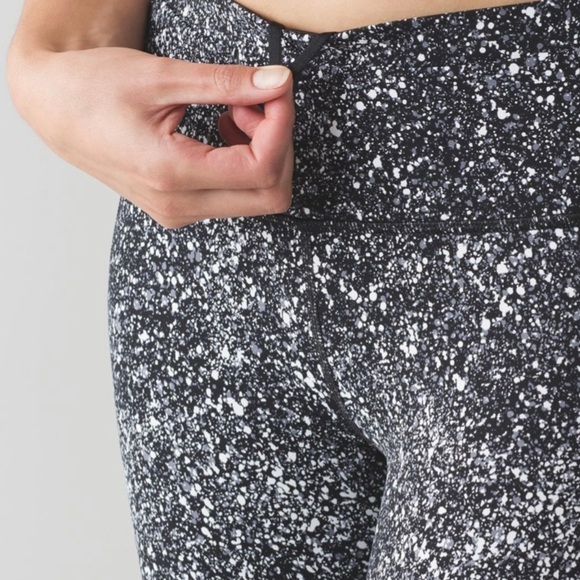 Lululemon Pace Rival Crop (Marathon), Splatter Black / White - Picture 9 of 10